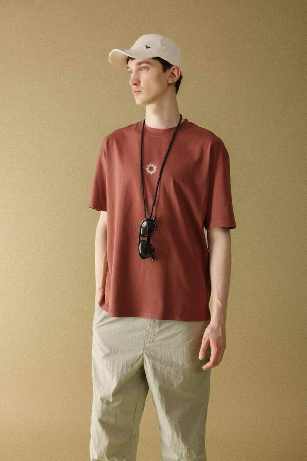 Oversize Fit Crew Neck Back Printed Short Sleeve T-Shirt Light Brown - 2