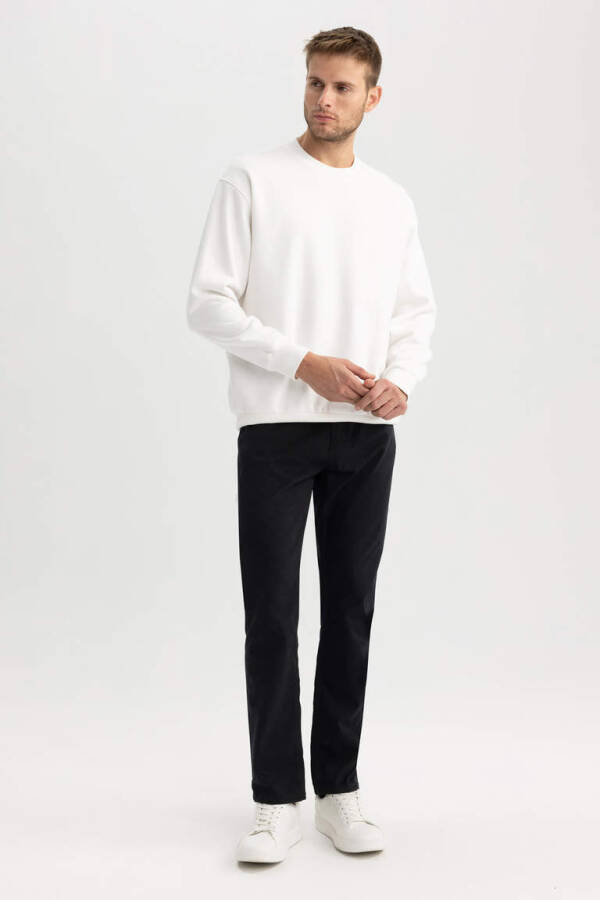 Oversize Fit Crew Neck Basic Sweatshirt Off White - 17