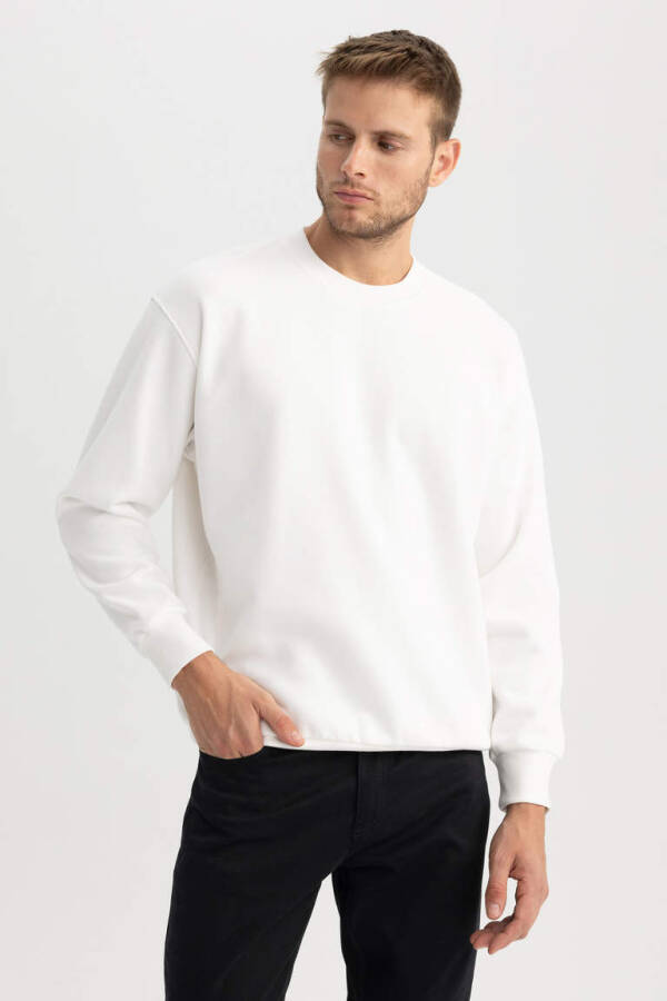 Oversize Fit Crew Neck Basic Sweatshirt Off White - 18