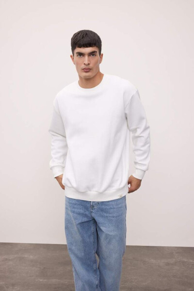 Oversize Fit Crew Neck Basic Sweatshirt Off White - 7