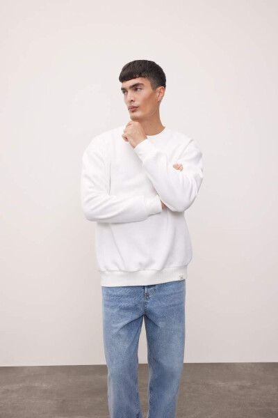 Oversize Fit Crew Neck Basic Sweatshirt Off White - 8