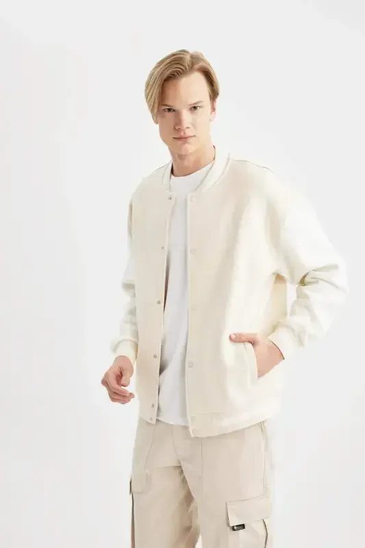 Oversize Fit Orqa Tomonida Chop Ettirilgan Kollej Yoqali Bomber Ko'ylagi Yumshoq Mo'yna Qoplamasi B8157ax24sp - 6