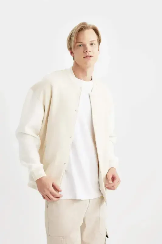 Oversize Fit Orqa Tomonida Chop Ettirilgan Kollej Yoqali Bomber Ko'ylagi Yumshoq Mo'yna Qoplamasi B8157ax24sp - 7