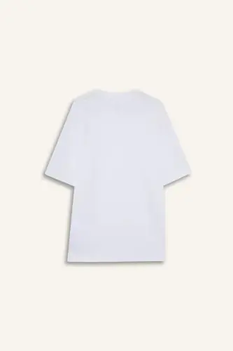 Oversize Футболка с круглым вырезом и короткими рукавами из плотной ткани, базового белого цвета - 9