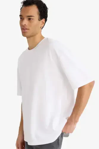 Oversize Футболка с круглым вырезом и короткими рукавами из плотной ткани, базового белого цвета 