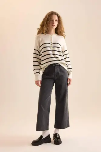 Oversize Keng Kalıp Tugmali Yoqali Trikotaj Ko'ylak D4913AXNS-Ekru - DEFACTO (1)