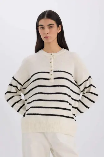 Oversize Wide Fit Buttoned Collar Knitted Sweater D4913AXNS-Ecru - 6