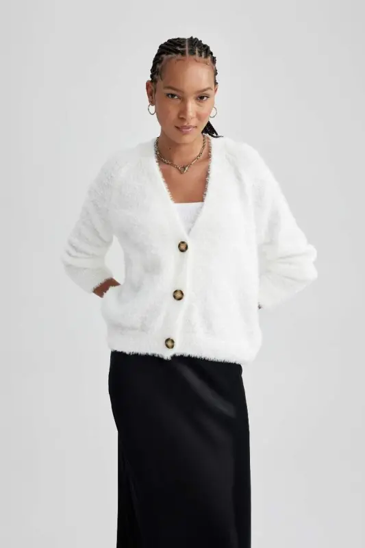 Oversize Wide Fit V-Neck Knit Cardigan-Ecru - 3