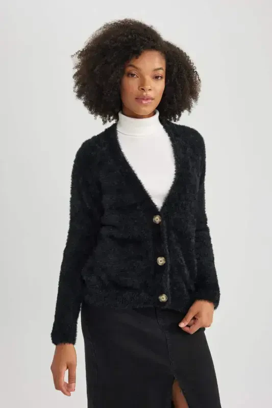 Oversize Wide Fit V-Neck Knitted Cardigan-Black - 2