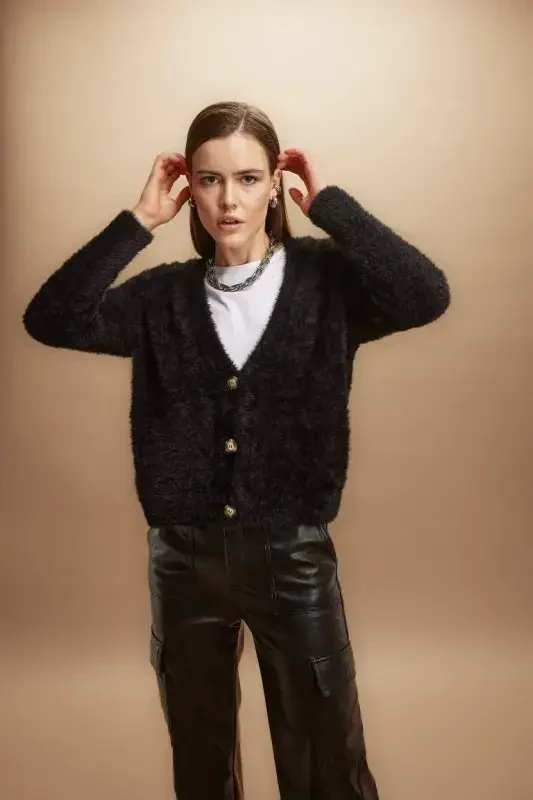 Oversize Wide Fit V-Neck Knitted Cardigan-Black - 4