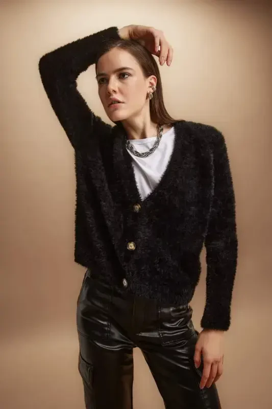 Oversize Wide Fit V-Neck Knitted Cardigan-Black - 5