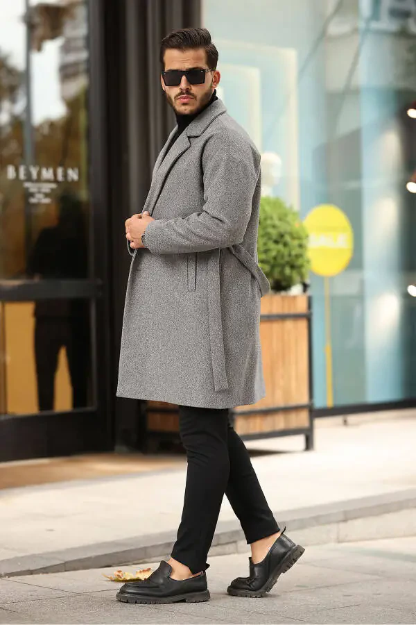 Oversized, belted, comfortable wool coat. - 2