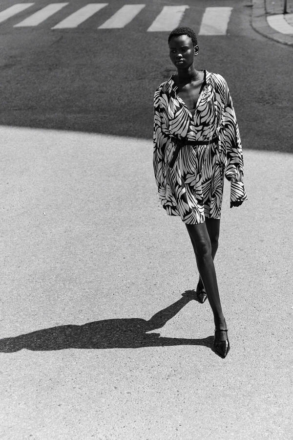 Oversized dress with lace details - 5