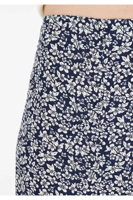 Oversized fit, floral print navy blue women's skirt. - 5