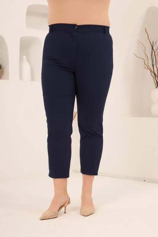 Paça Yırtmaçlı Büyük Beden Gabardin Pantolon Lacivert - BÜYÜKBEDENIZ
