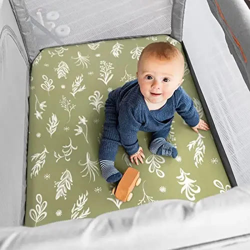 Pack n Play choyshablari Fitted 2 Pack, cho'ziluvchan ultra yumshoq Jersi Knit Pack va Play choyshablari, Universal Fitted Portable/Mini Crib Matraslari Snug va Safe, O'g'il va qiz uchun Oliver Flora - 3