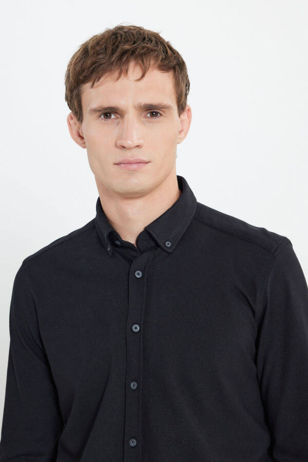 Pamuklu Örme Slim Fit Dar Kesim Düğmeli Yaka Açık Mavi Gömlek-SİYAH - 4