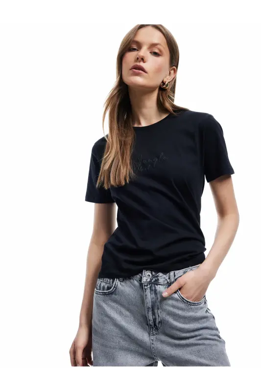 Pamuklu Regular Fit Kısa Kollu Bisiklet Yaka Kadın Basic Tişört-Siyah - 2