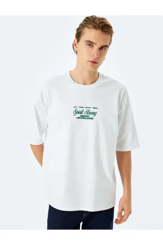 Pamuklu Tok Kumaş Kısa Kollu Bisiklet Yaka Slogan Baskılı Oversize Tişört - Beyaz - 2