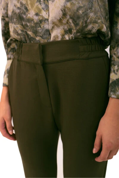 Pants with elastic sides - 5
