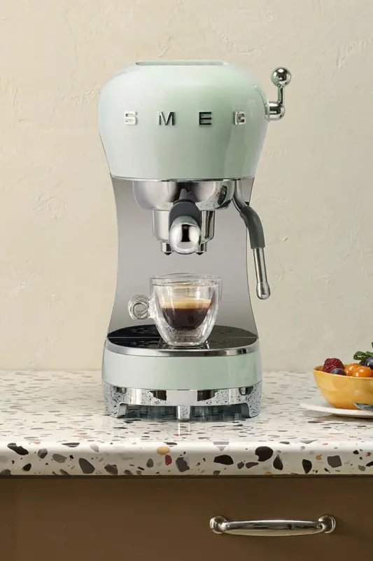 Pastel yashil espresso qahva mashinasi - SMEG