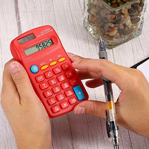 PATIKIL Basic Calculator, 8 Digit LCD Displeyli Calculator 4 Funktsiyali Kichik Stol Calculator Batareya bilan ishlaydigan Qo'lda Calculator Uy, Ofis uchun, Qizil - 7