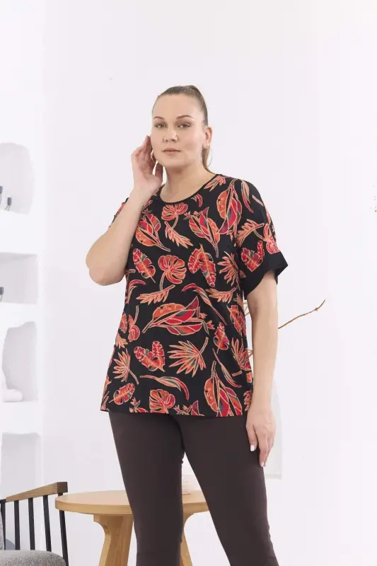 Patterned Plus Size Black T-Shirt - 1