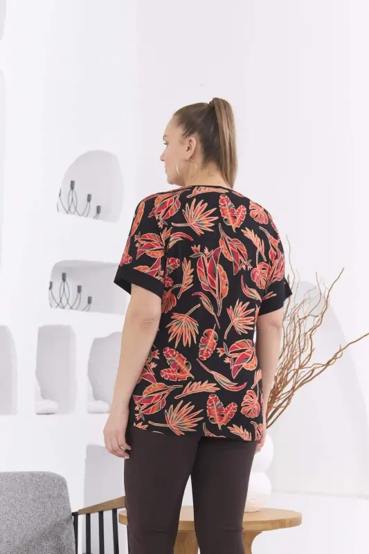 Patterned Plus Size Black T-Shirt - 4