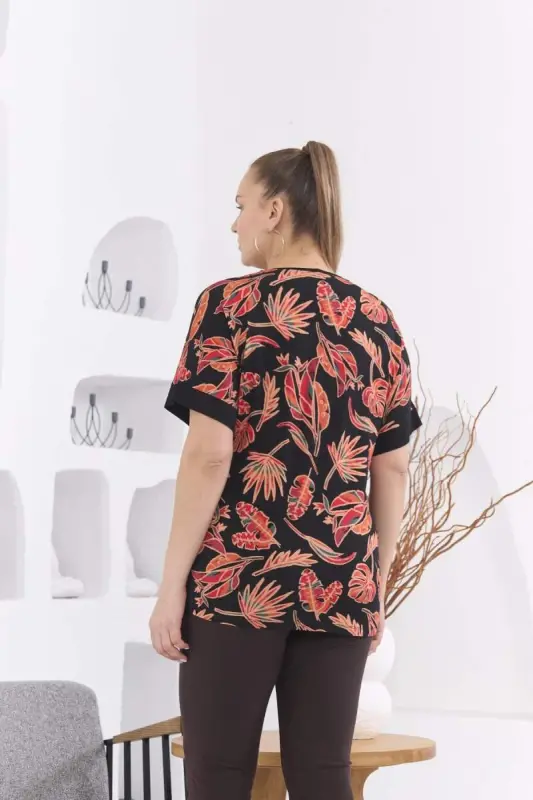 Patterned Plus Size Black T-Shirt - 4