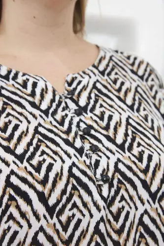 Patterned Plus Size Collared Blouse - 3