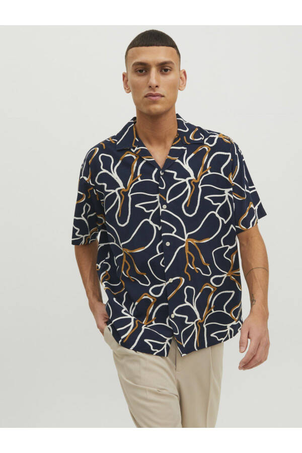 Patterned Short Sleeve Shirt - 1