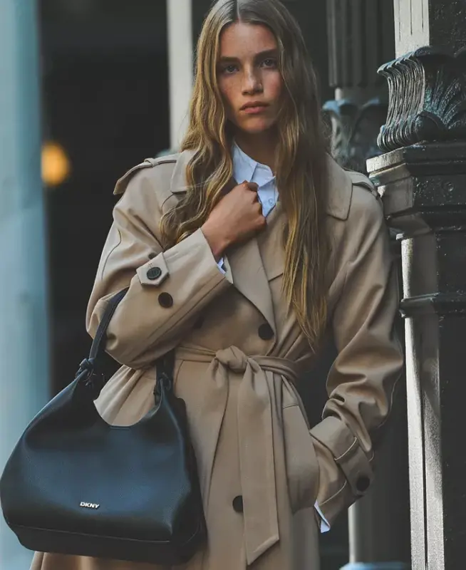 Paula Commuter Medium Tote-Blk/gold - 20