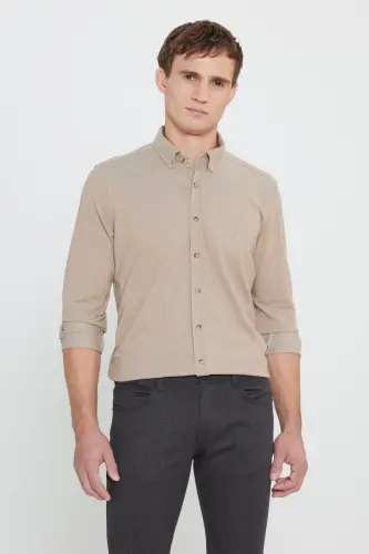 Paxta to‘qilgan slim fit tor bichimli tugmali yoqali och ko‘k ko‘ylak-VIZON - 1
