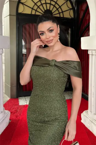 Payet Kumaş Saten Kayık Yaka Kalem Elbise - HAKİ YEŞİLİ - 4
