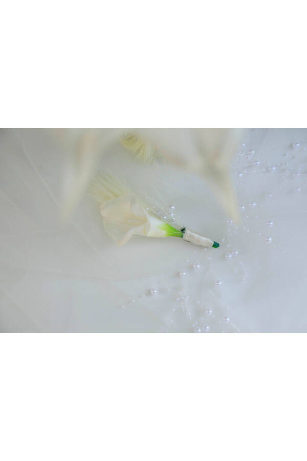 Pearl Tulip Gala Premium Bridal Bouquet - 4