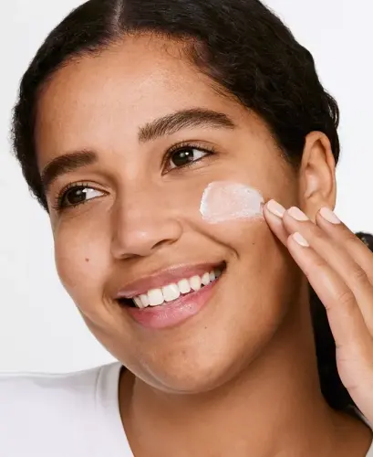 Exfoliating Face Scrub with Salicylic Acid 3.4 oz. - No Color - 4