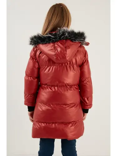 Peluş astarli yoqasi sunʼiy moʼynali echib olinadigan kapyushonli qishki kurtka 5761908-Qizil - 5