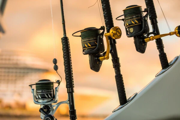 PENN Slammer IV Spinning Reel, Size 5500, Bailless Reel - 14