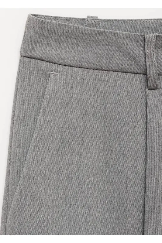 Gerade geschnittene Hose mit Stiften - Helles Graugrau - 5