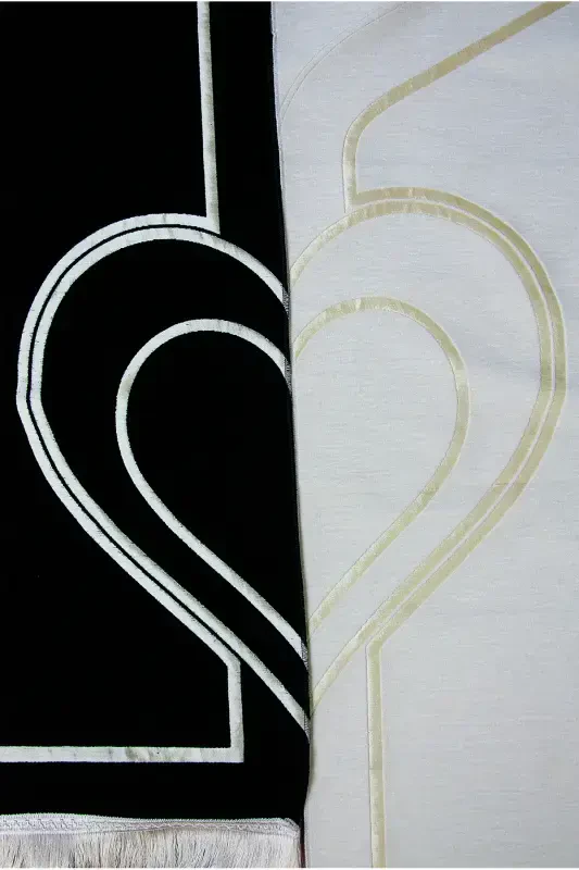 Personalized Couple's Shaggy Heart Chenille Bath Rug Set in Black Cream - 4