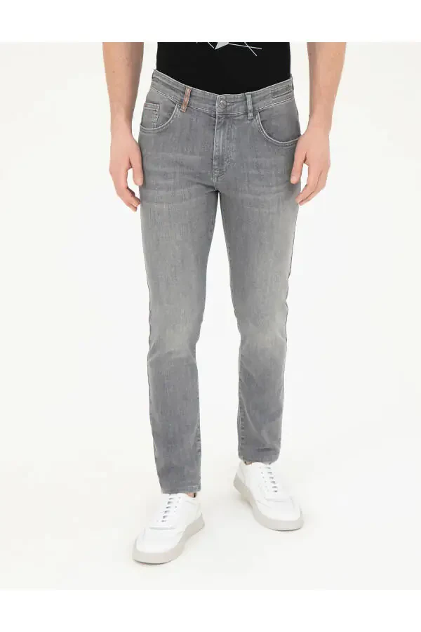 Pierre Cardin imzoli, ingich kesilgan, kulrang denim shim. - 1