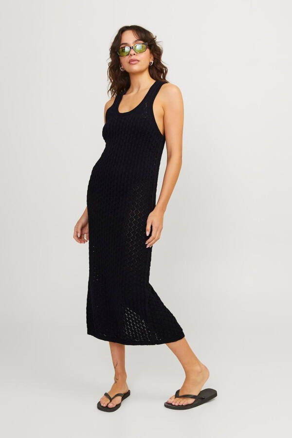 Plain Embroidered Dress - 8