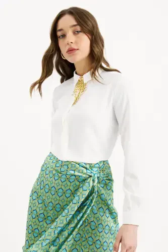 Plain Shirt with Chain Accessory - Ecru - 1