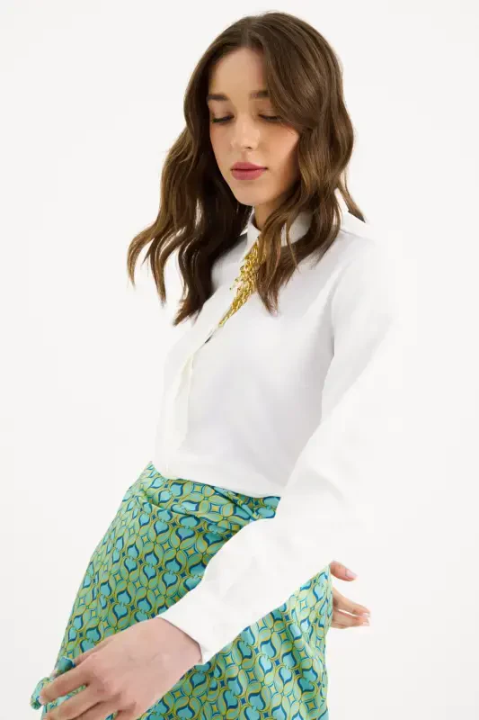 Plain Shirt with Chain Accessory - Ecru - 3