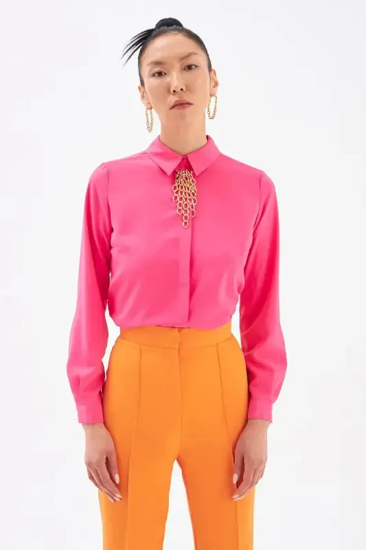 Plain Shirt with Chain Accessory - Fuchsia - SATEEN