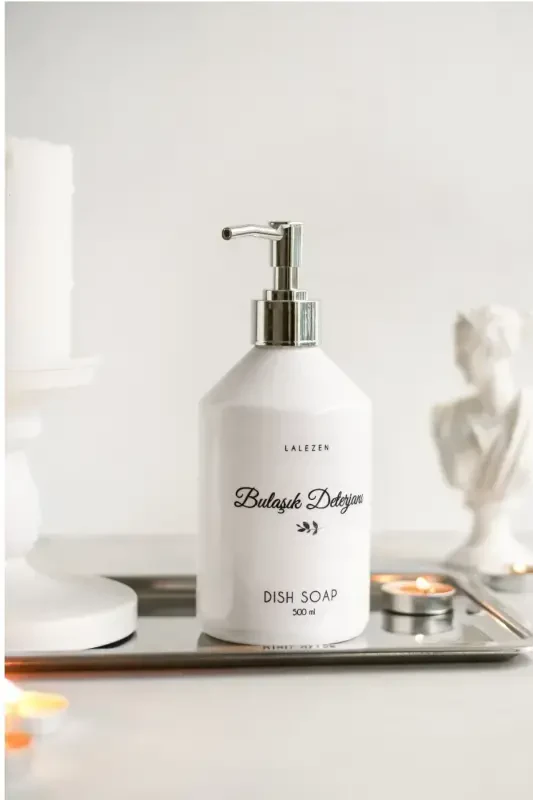 Пластиковая бутылка 500 мл с этикеткой средства для мытья посуды с серебряной крышкой - средство для мытья посуды 