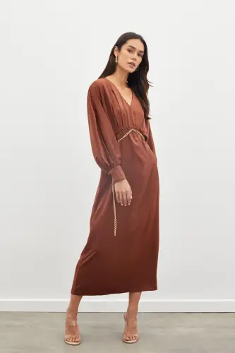 Платье атласное с цепным поясом - КОФЕ-КОФЕ - SATEEN (1)