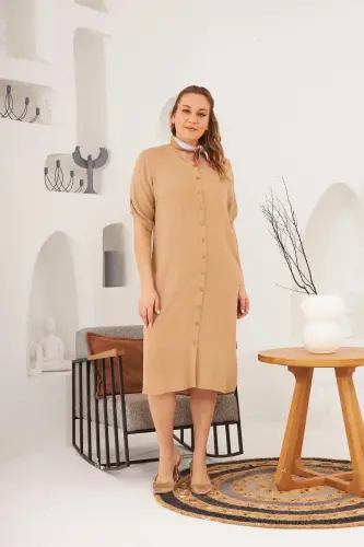 Платье большого размера норкового цвета с деталями на пуговицах на рукавах - BÜYÜKBEDENIZ (1)