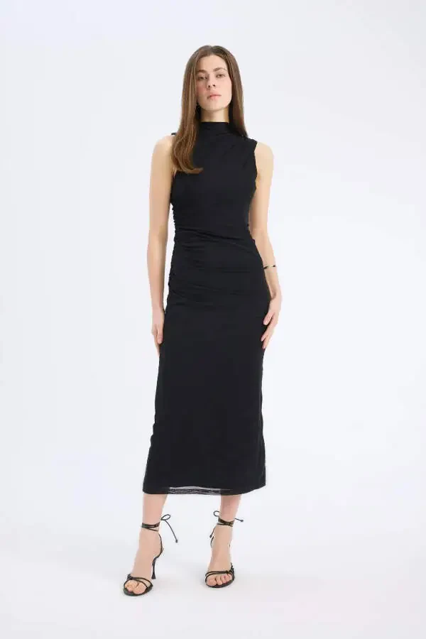 Платье-макси облегающее силуэта Bodycon с высоким воротом, сплошное простое из тюля, без рукавов, черного цвета - 2