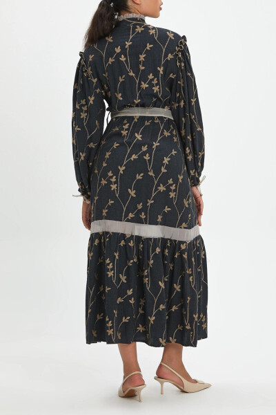 Платье-миди бежевого цвета с цветочным принтом с оборками, пуговицами и вышитыми деталями 39179 - SERPIL (1)